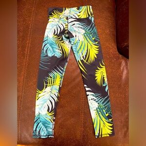 Gap/Old Navy Mid Rise Performance Leggings
